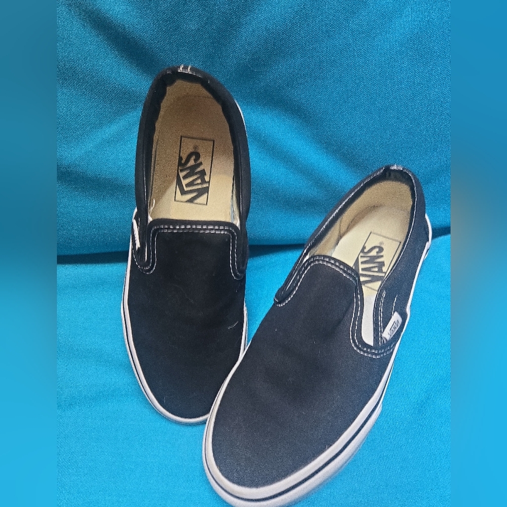 Like New Vans Womens Black Slip-On Shoes